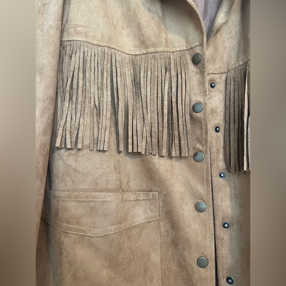 VICI Even Ember Suede Fringe Jacket in Camel, Size Small - Picture 8 of 12